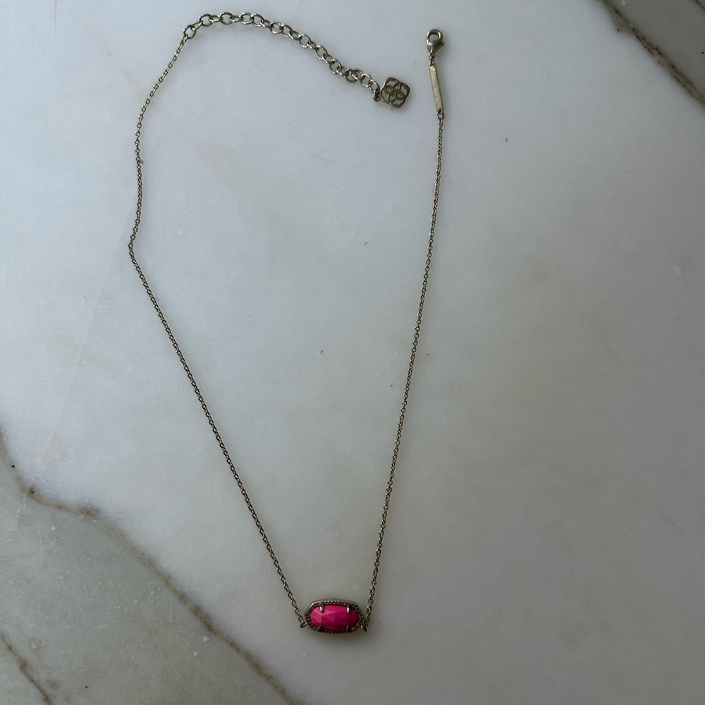 Kendra Scott Elegant magenta pink Necklace